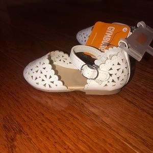 Brand new white shoes with tags!